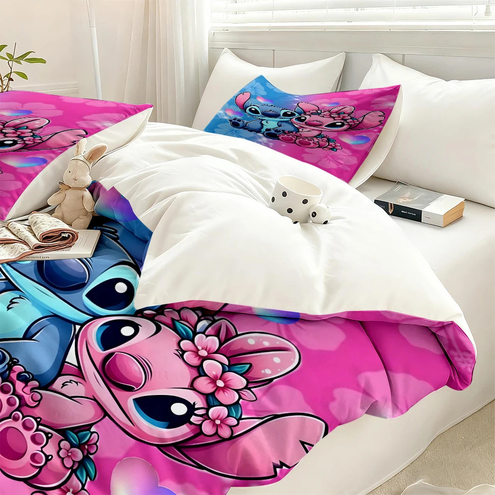 The Disney Stitch Minimalist Quilt Cover is a comfortable and lightweight quilt cover suitable for all skin types.