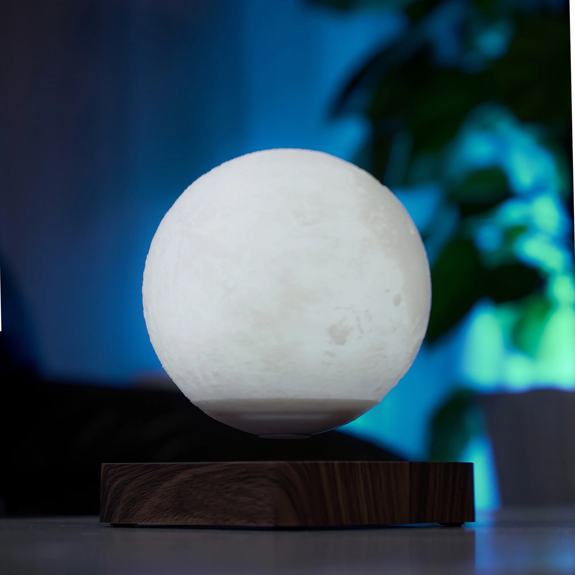 Levitating Moon Table Lamp.