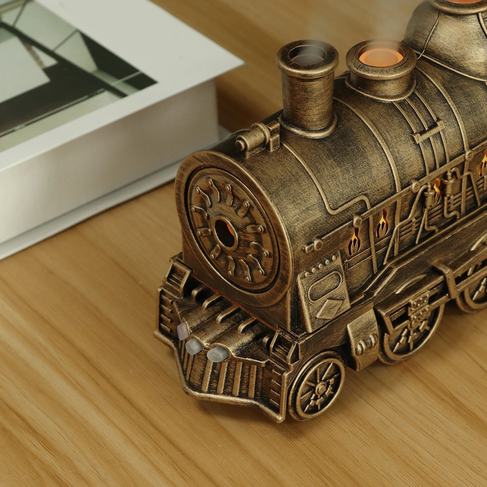 300ML Vintage Steam Train Air Diffuser Humidifier with 2-Color LED Light Cool Mist for Relaxation Home Decor.