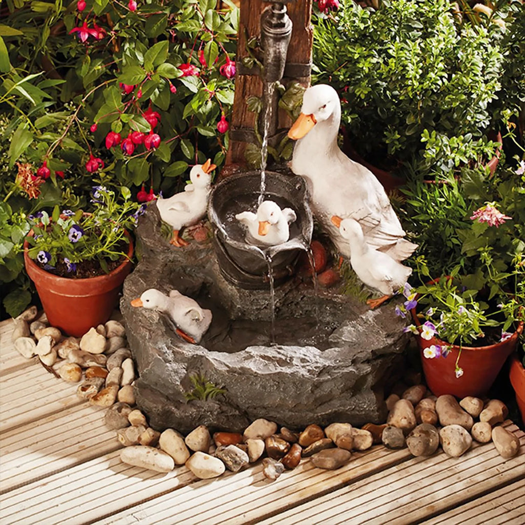 Duck /Squirrel Fountain Ornament Water Fountain Squirrel Statue Landscaping Decor with Light.