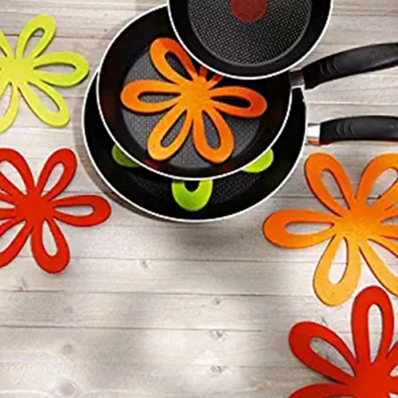 6Pcs Flower-Shaped Pots Pans Separator Scratchproof Protectors for Table Pots and Pans Separator Placemat Kitchen Tools